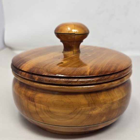 Art In Wood By Swanson Hand Made Keepsake Wood Bowl With Lid, Gloss Finish. - Picture 3 of 11